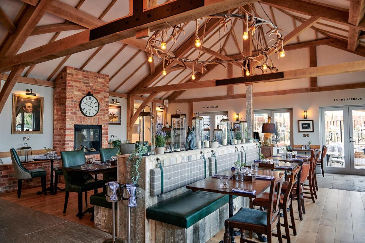 Hare And Hounds - Newbury Hotell Newbury  Exteriör bild