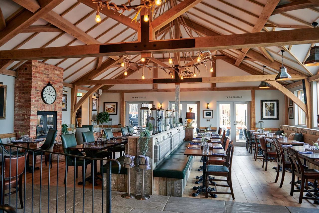 Hare And Hounds - Newbury Hotell Newbury  Exteriör bild